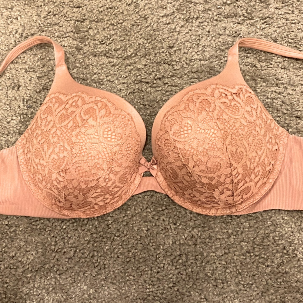 Victoria’s Secret body by Victoria perfect shape bra 34 DD like new